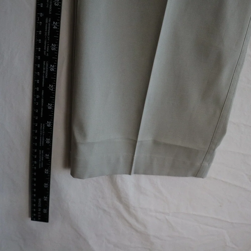 Nike Golf Pants Mens 34x32‎ Dri-Fit Performance Chino Stretch Flat Front Beige